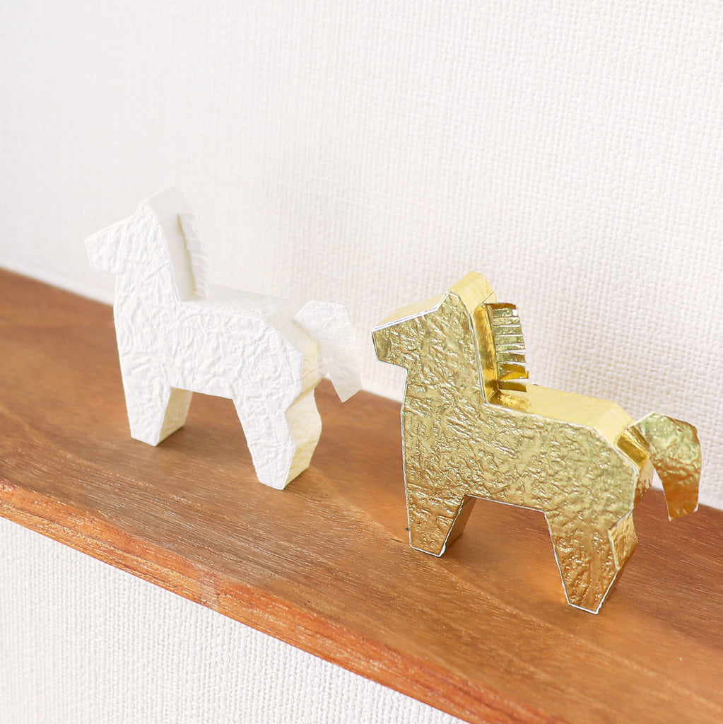 置きかざり　うま　2色セット｜medetaya modern シンプルなお正月飾り｜午・馬｜クリスマスオーナメントにも